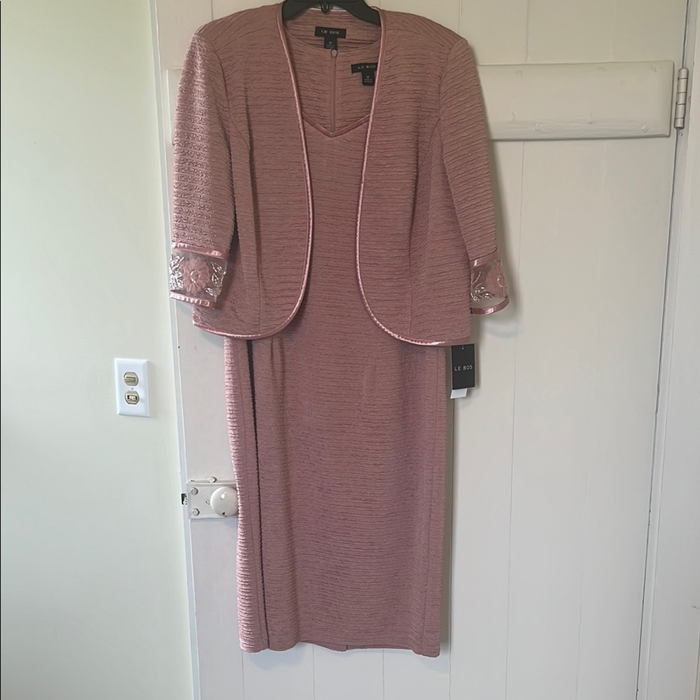 Pink Sheath Dress with Cuffed 3/4 Sleeves Scoop Neck